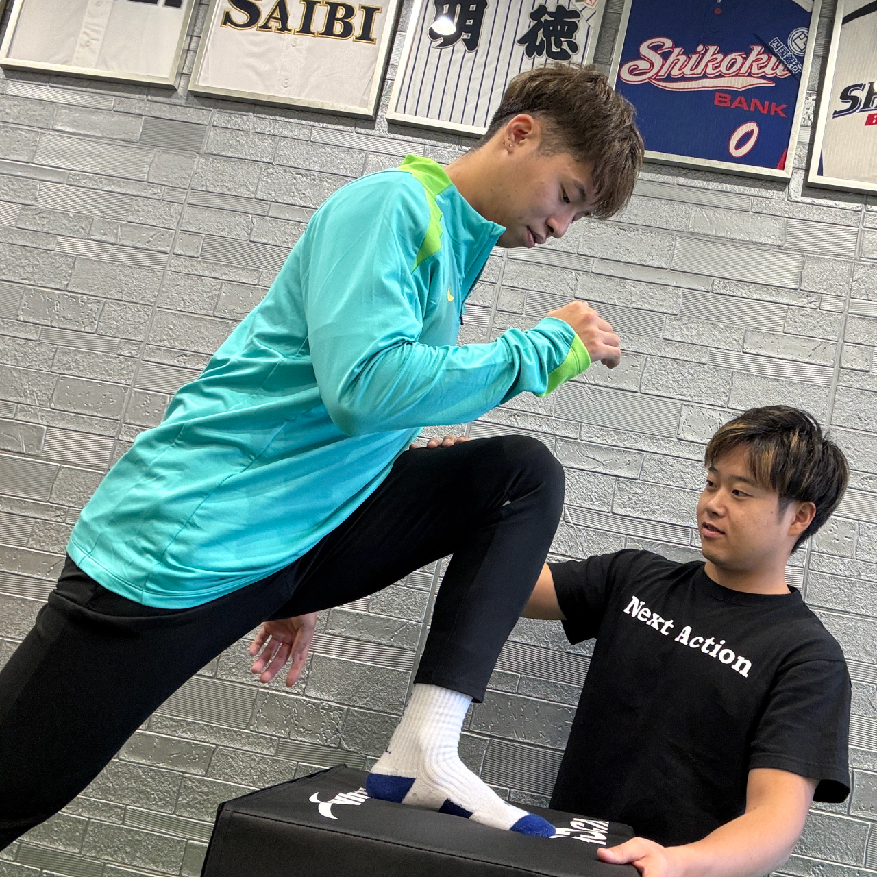 豊中のパーソナルジムNext Actionのパーソナルトレーニング・ボディメイク指導風景
